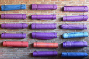 Read more about the article 5 Things You Need To Know Before Buying A Yoga Mat