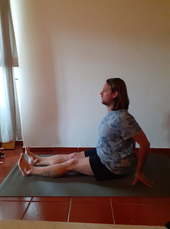 Read more about the article Yoga For Your Spine