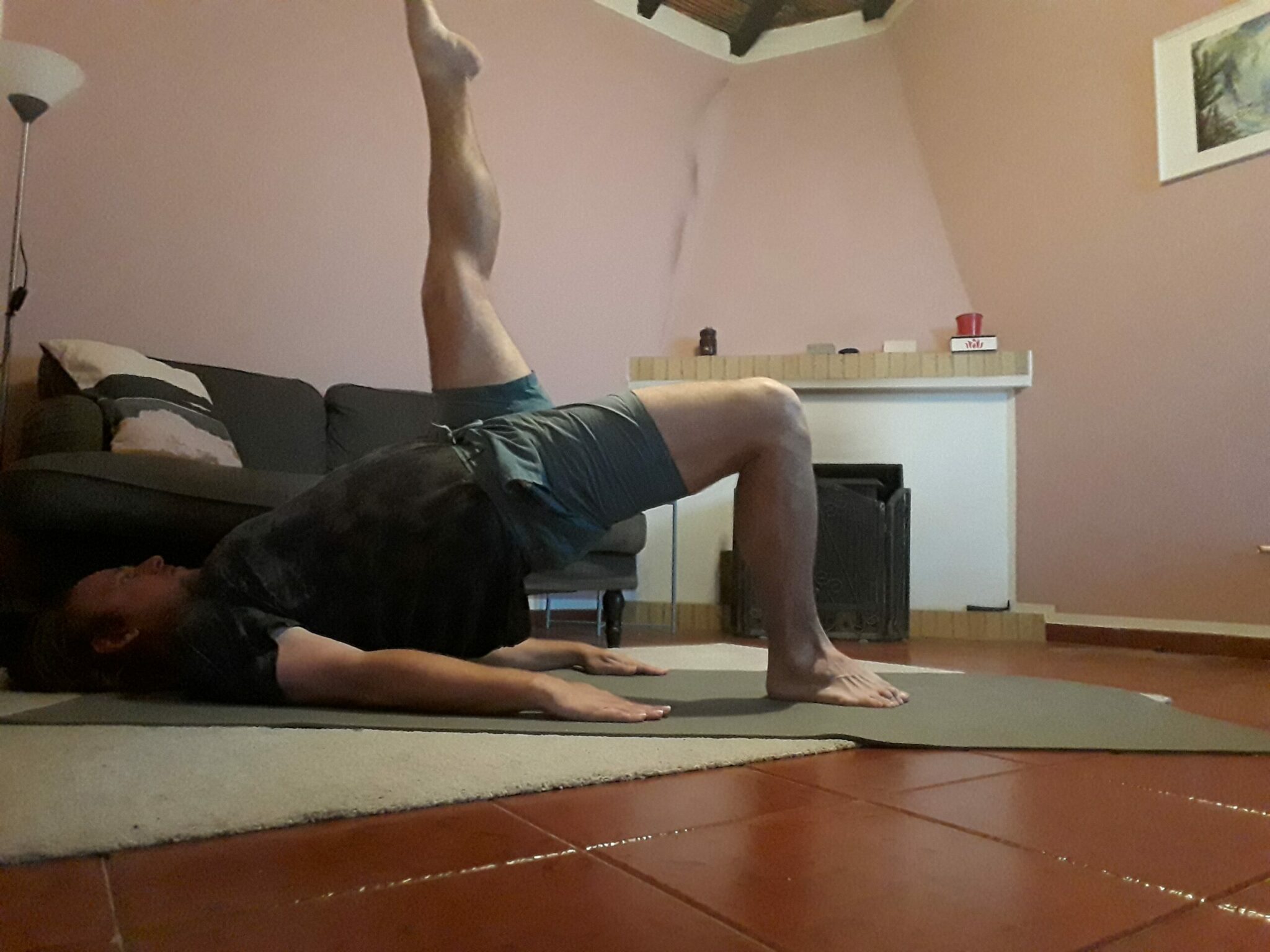 variation bridge pose