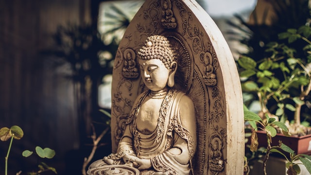 Read more about the article 5 Must-Visit Buddhist Centers in Virginia